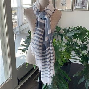 Fraas Scarf
